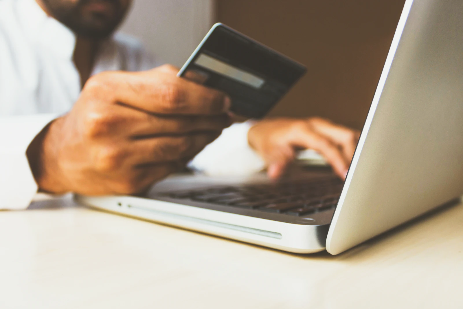 Best e-commerce platform UK — Shopify vs WooCommerce vs Wix vs Squarespace
