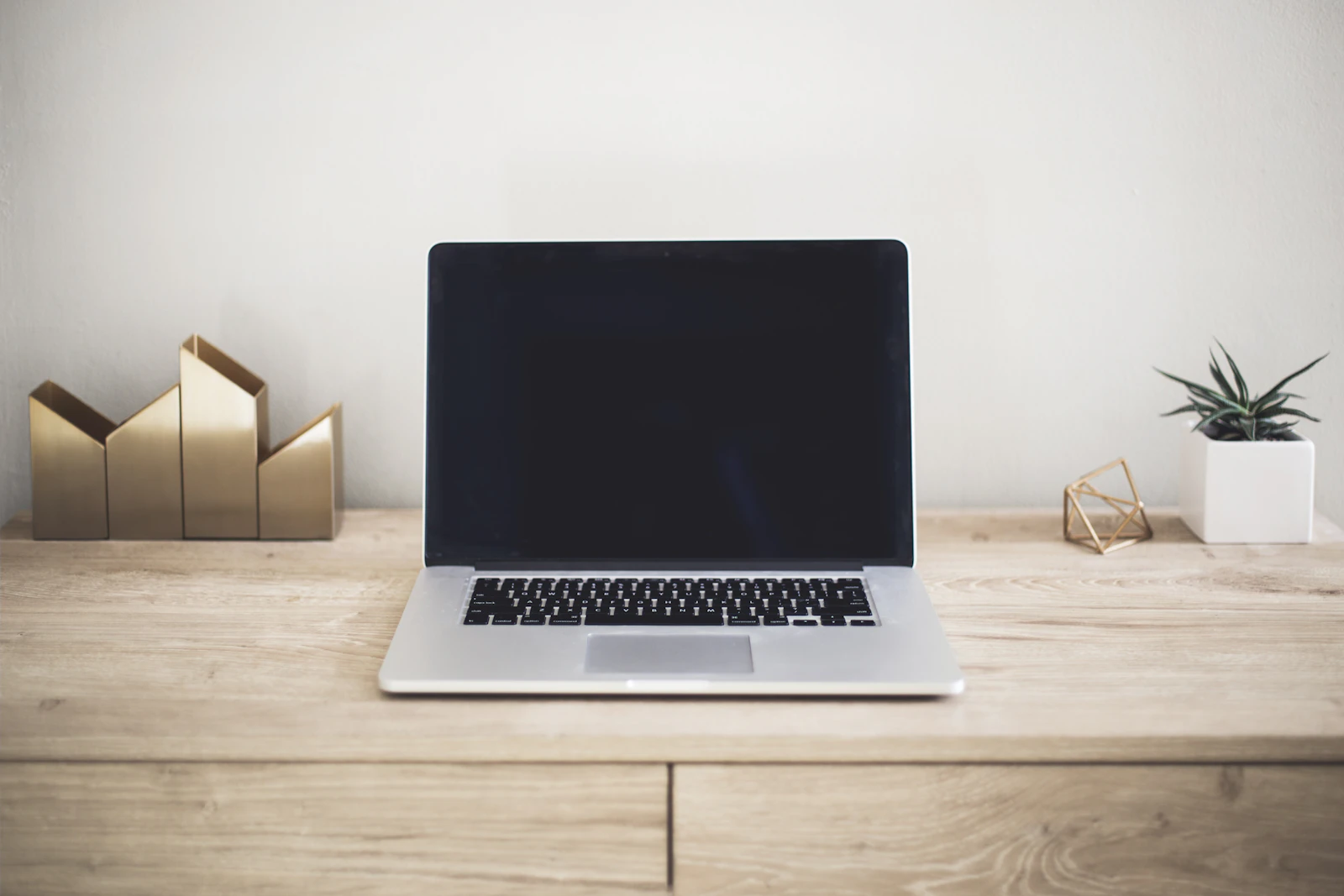 Best website builder for small business UK — Wix vs Squarespace vs WordPress