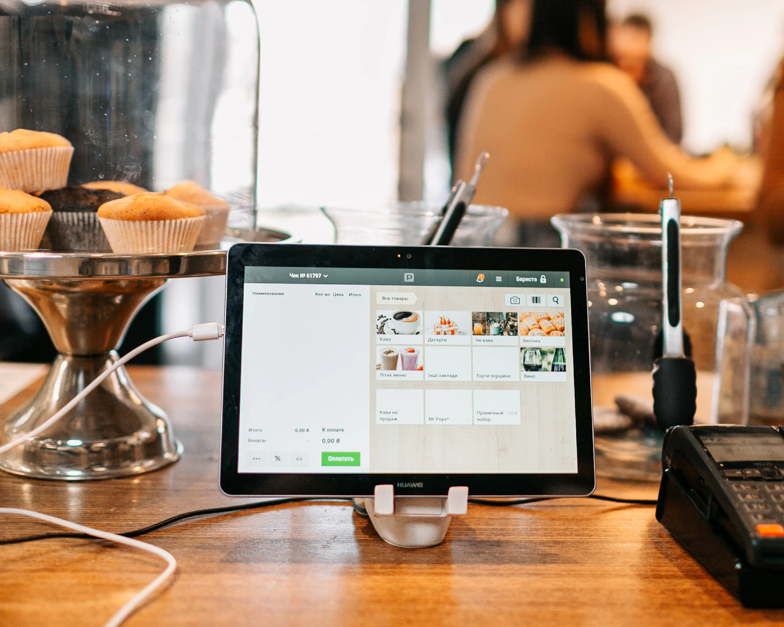 Commission-free restaurant and takeaway ordering system and EPOS